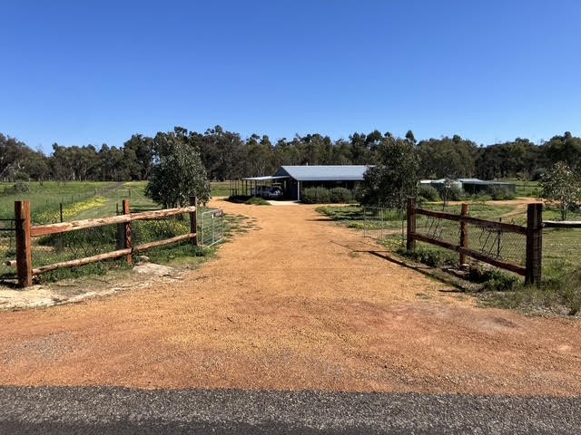 Crossman Farmstay